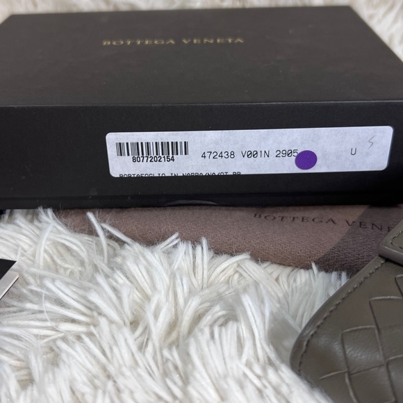 Sold Authentic BOTTEGA VENETA Intrecciato Leather medium trifold wallet in brown - Picture 12 of 12